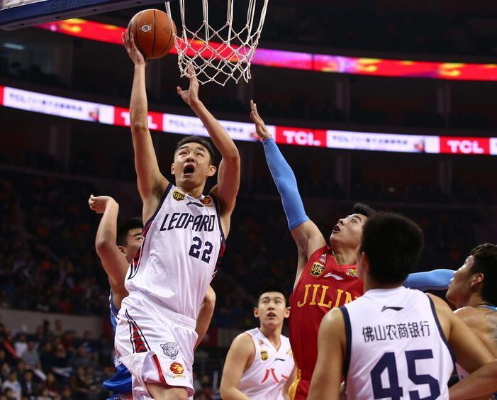 出的英雄姿 出的英雄姿